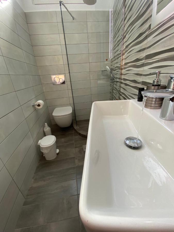 Ninemia Apartment Artemonas Buitenkant foto